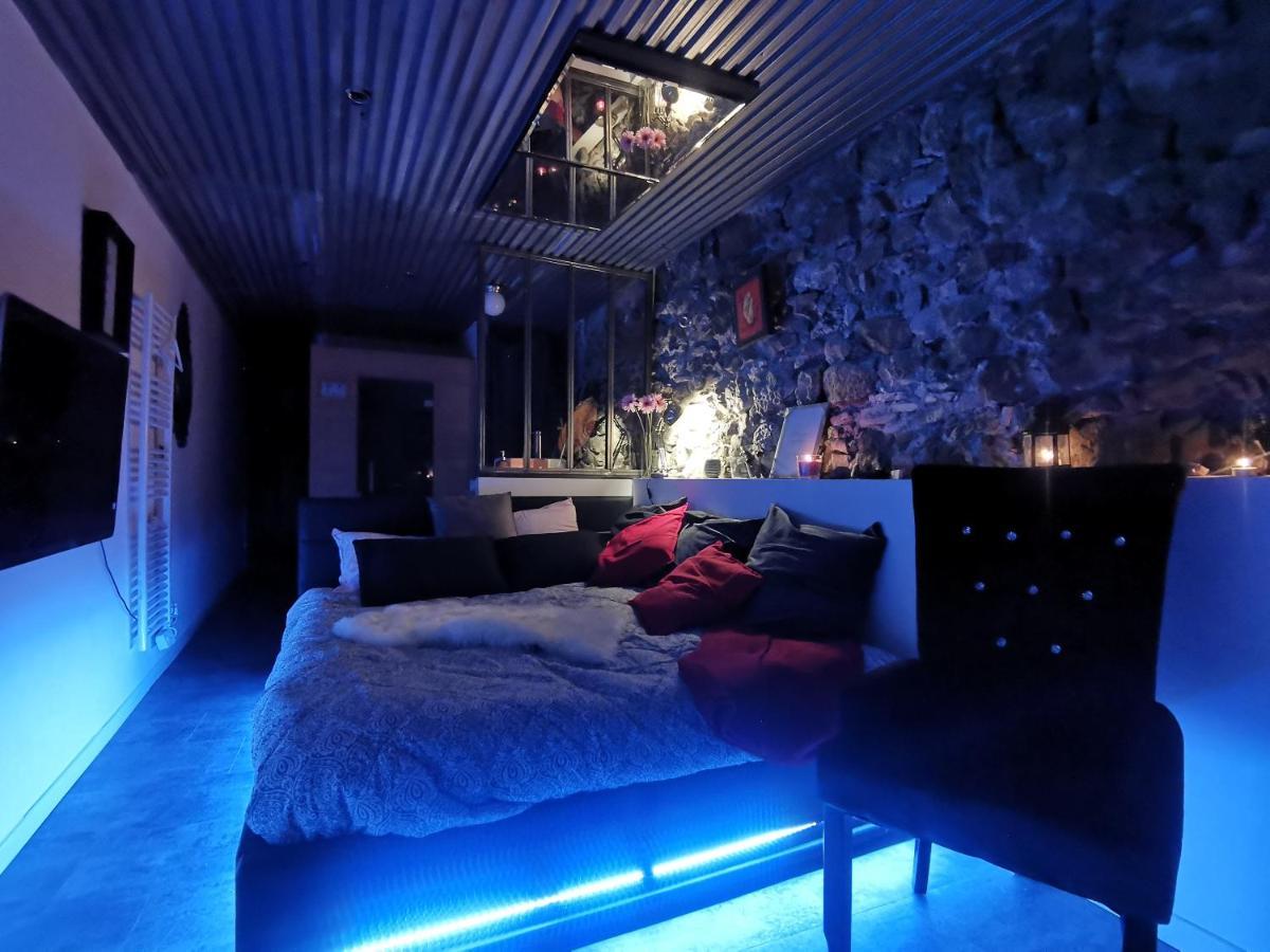 Sweet Loft Grenoble-Love Room Avec Jacuzzi & Sauna Экстерьер фото