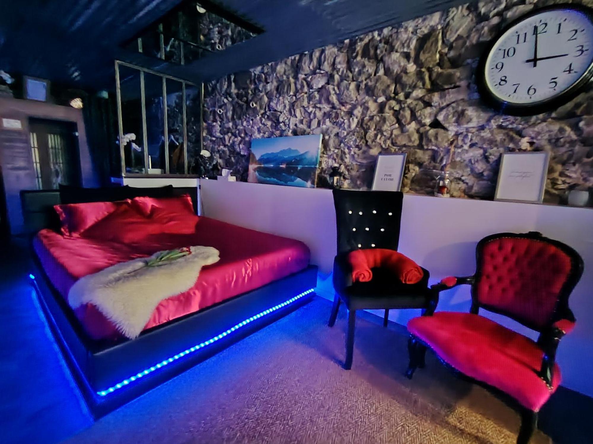 Sweet Loft Grenoble-Love Room Avec Jacuzzi & Sauna Экстерьер фото
